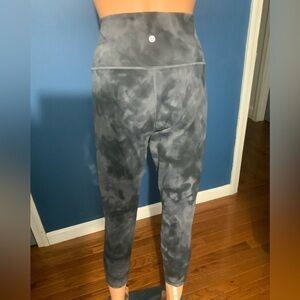 lululemon athletica Girls' Grey Tie-Dye Capri Leggings